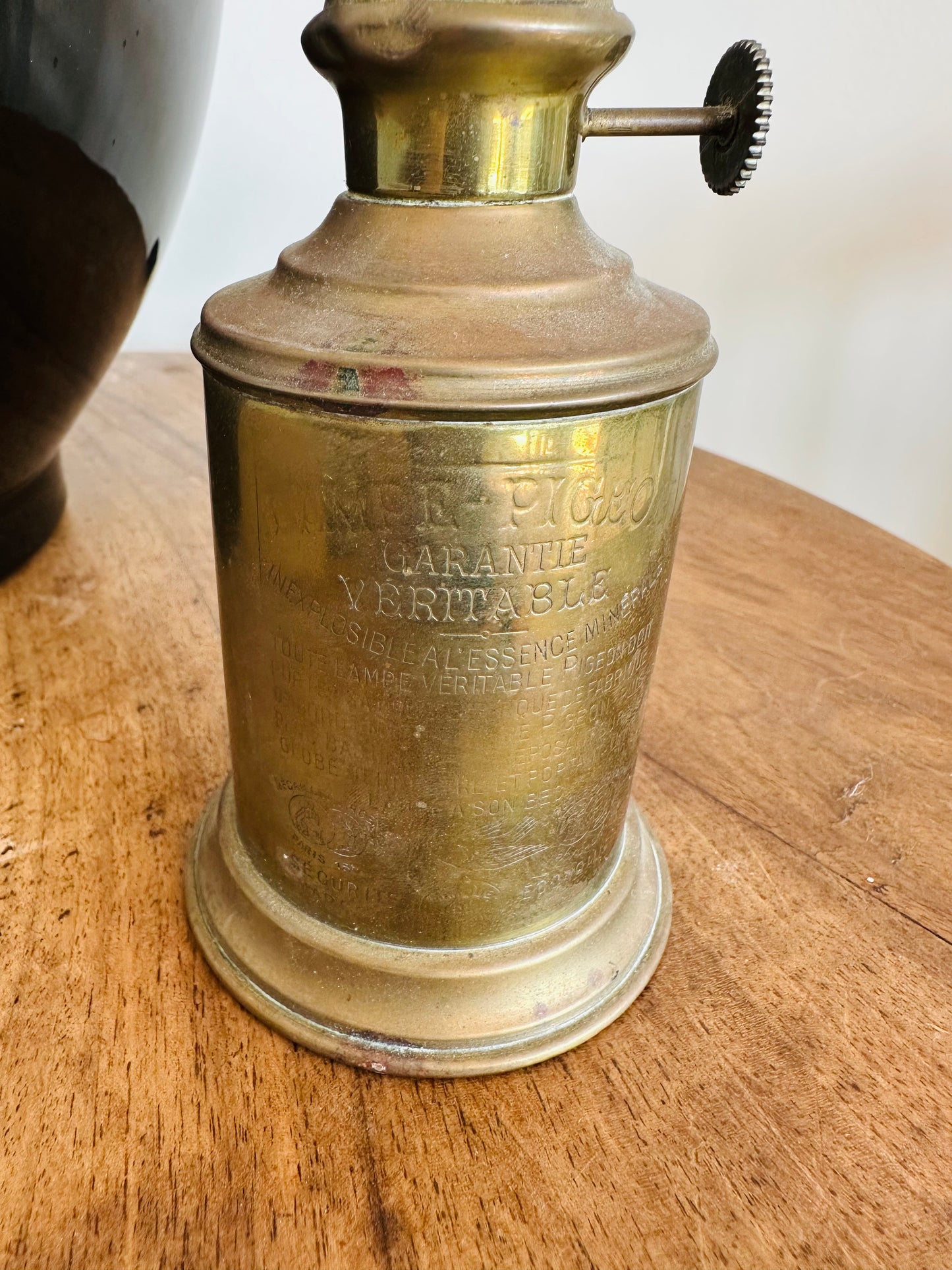 Ancienne lampe Feutrée à essence minérale - Les Choses Particulières