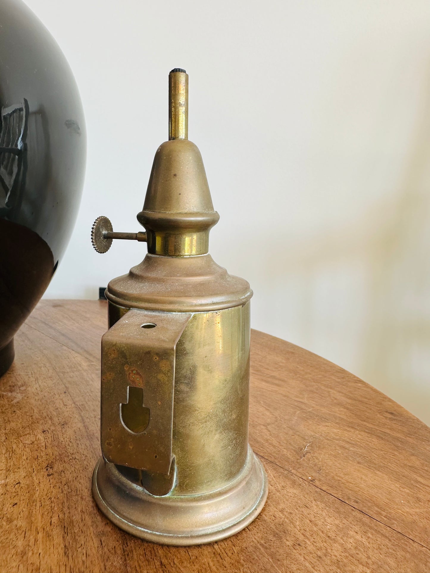Ancienne lampe Feutrée à essence minérale - Les Choses Particulières