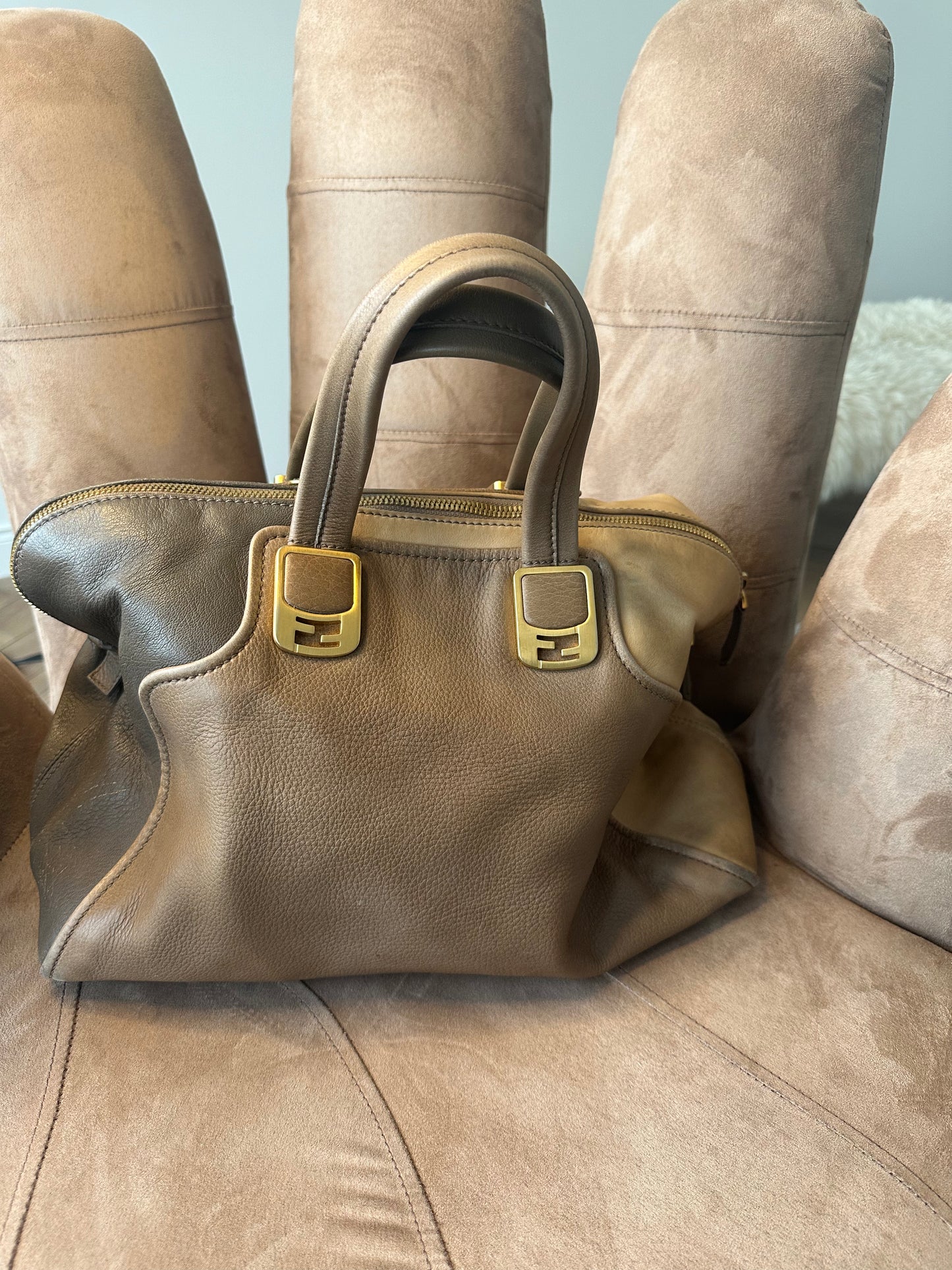 Sac à main Fendi marron. - Les Choses Particulières