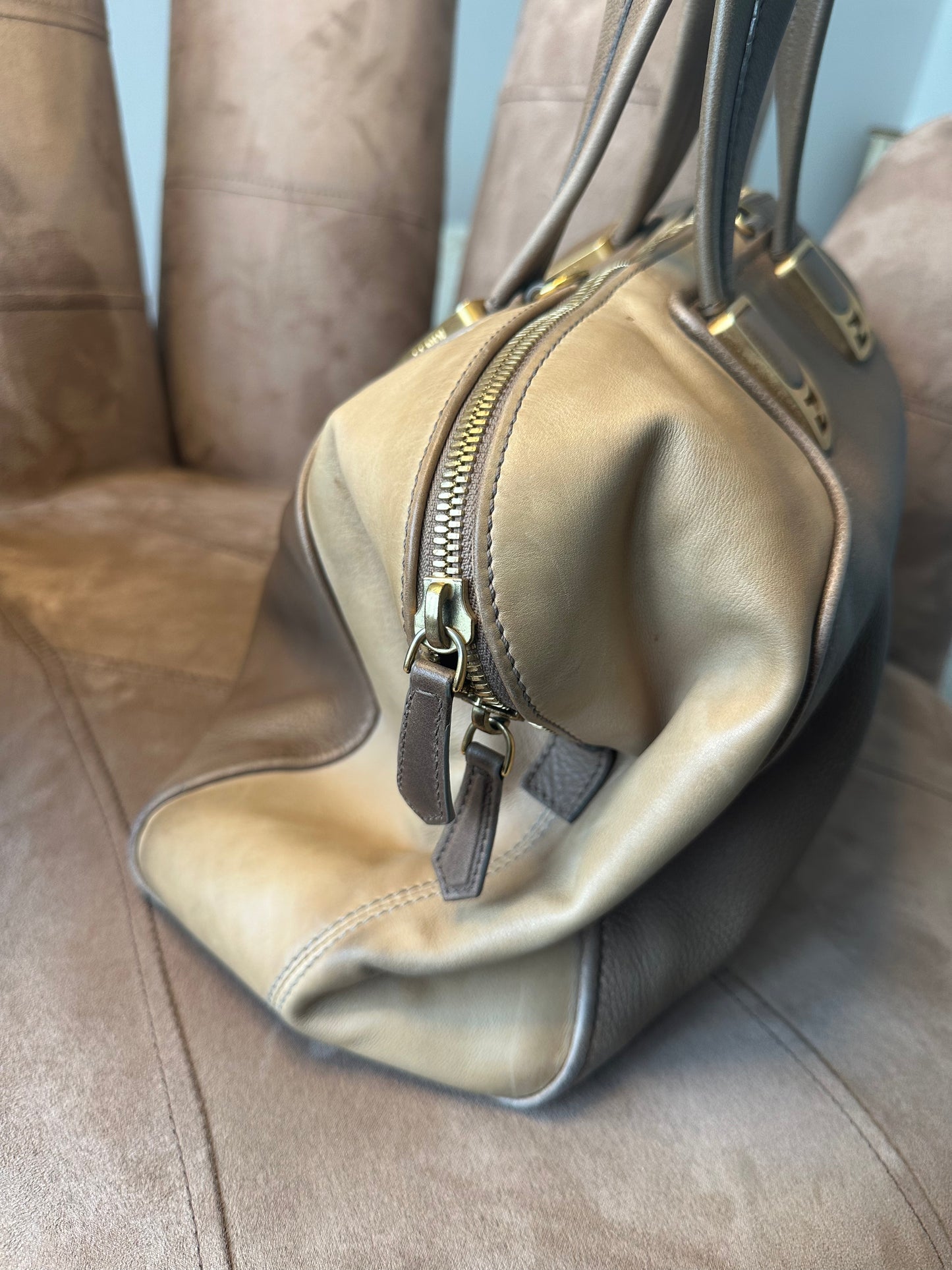Sac à main Fendi marron. - Les Choses Particulières