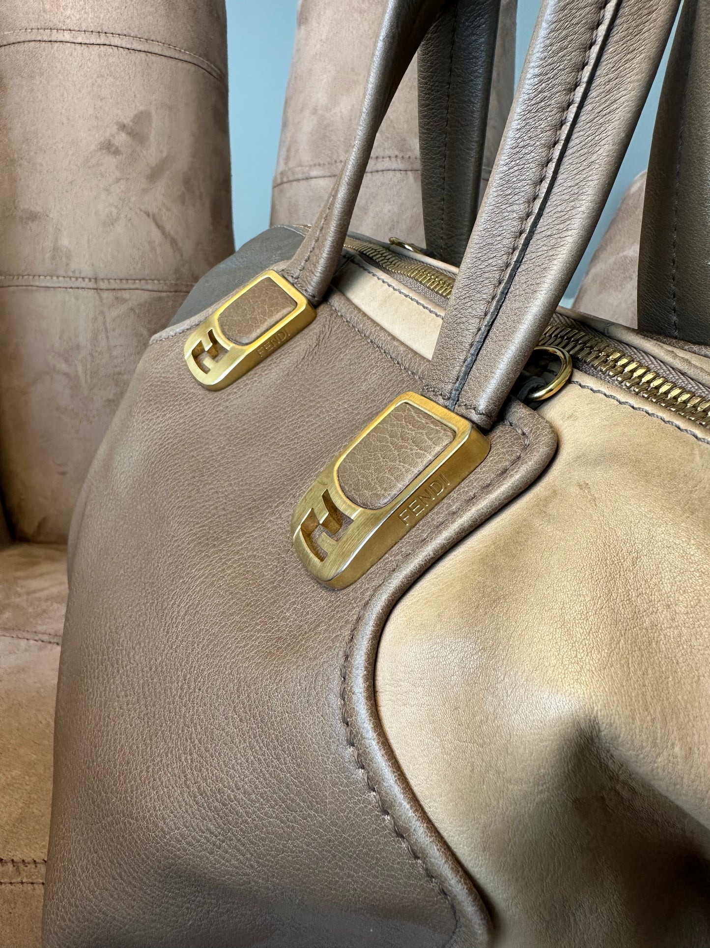 Sac à main Fendi marron. - Les Choses Particulières