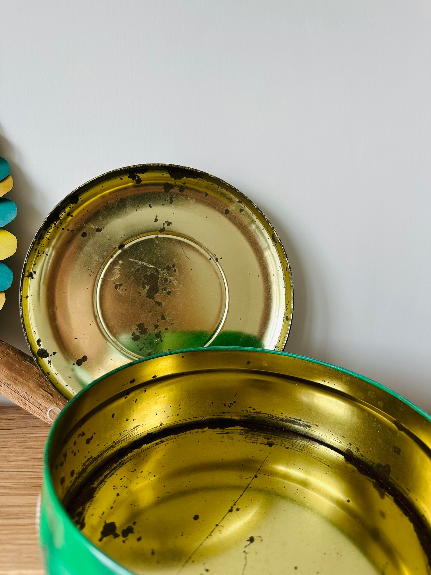 Boîte ronde en métal vintage - Les Choses Particulières