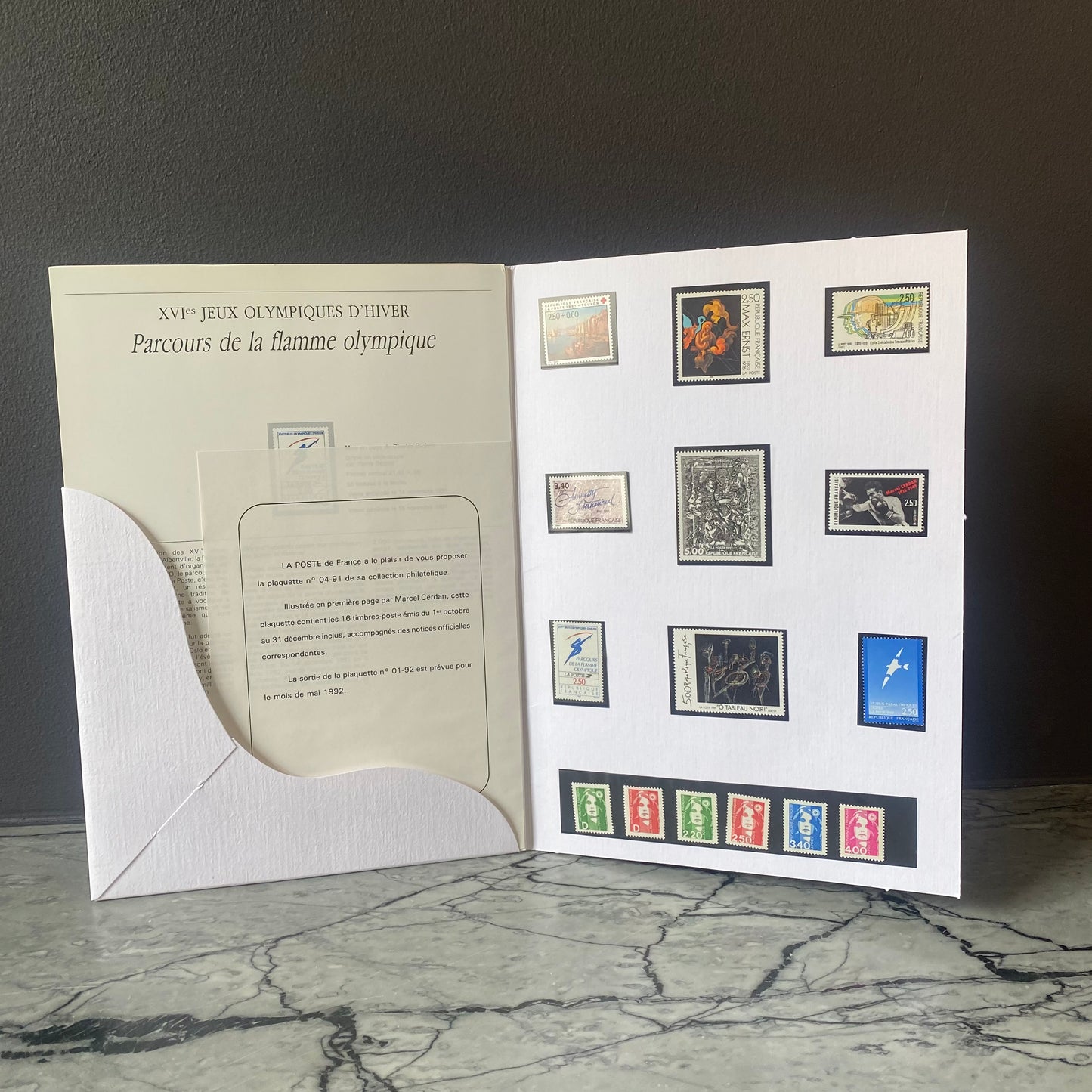 Lot de Collection Philatélique de la Poste de France - Les Choses Particulières
