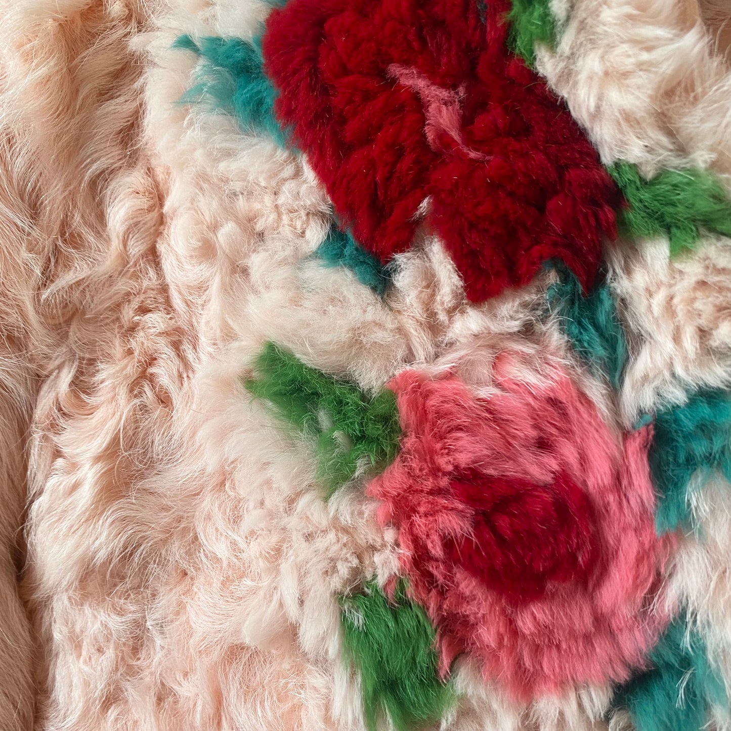 Manteau Manoush en agneau rose - Les Choses Particulières