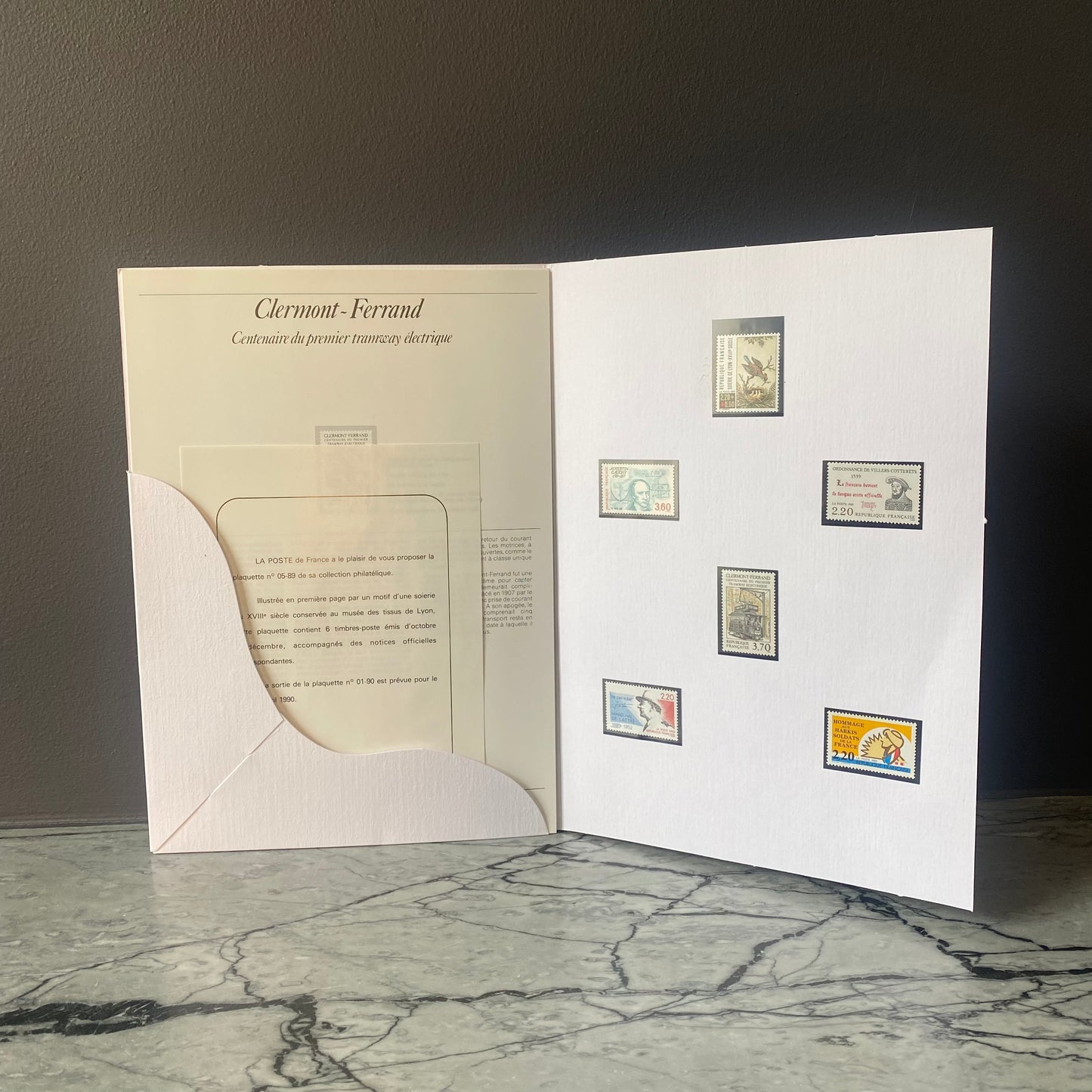 Lot de Collection Philatélique de la Poste de France - Les Choses Particulières