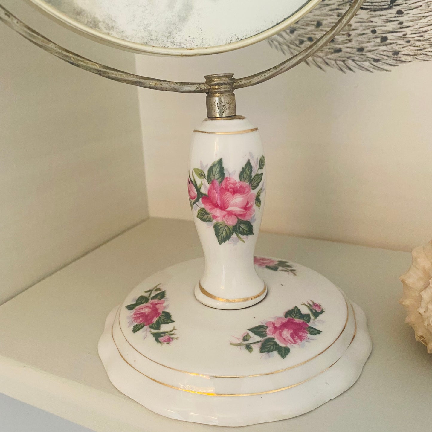 Petit miroir sur pied en porcelaine ancien - Les Choses Particulières