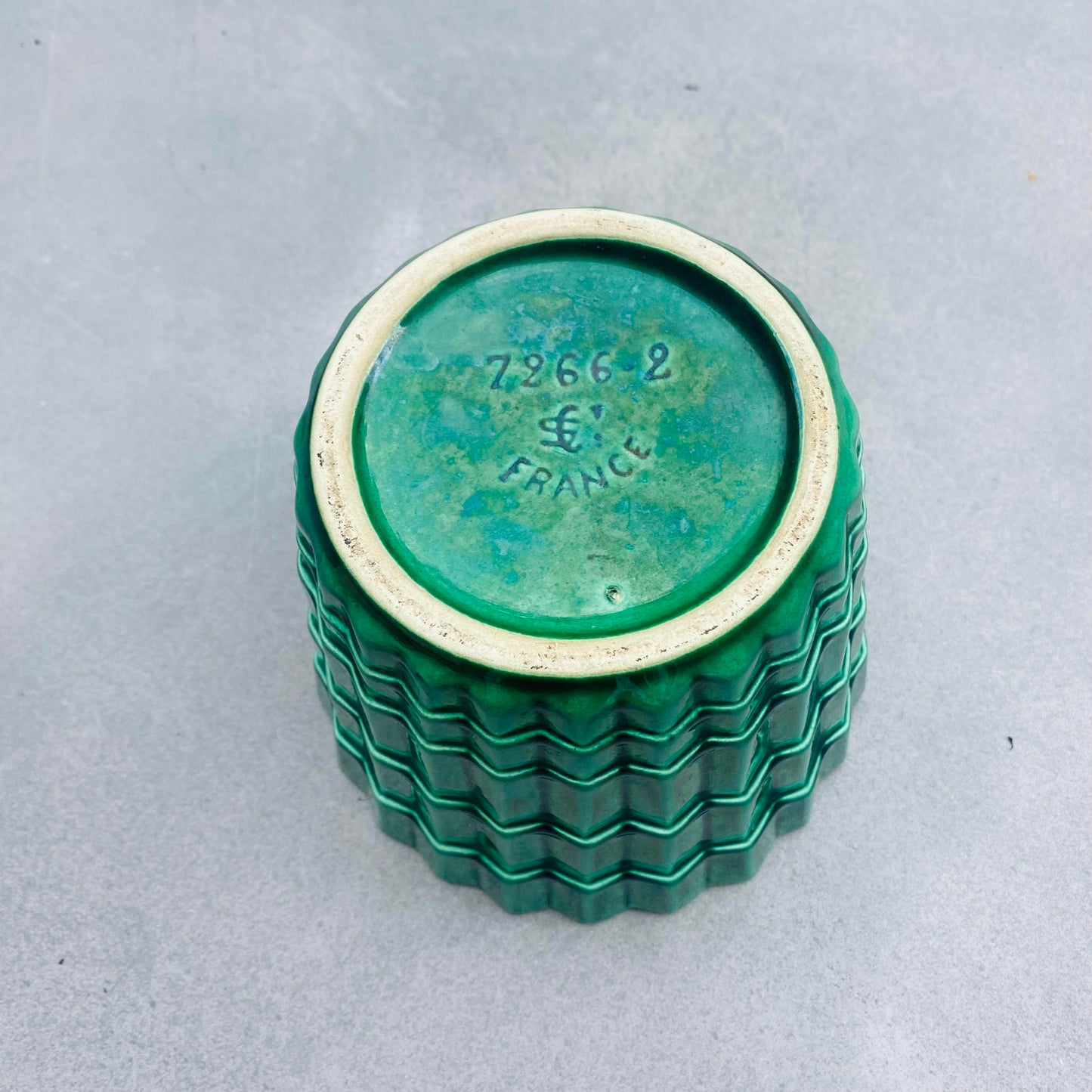 Cache pot vert en céramique - Les Choses Particulières