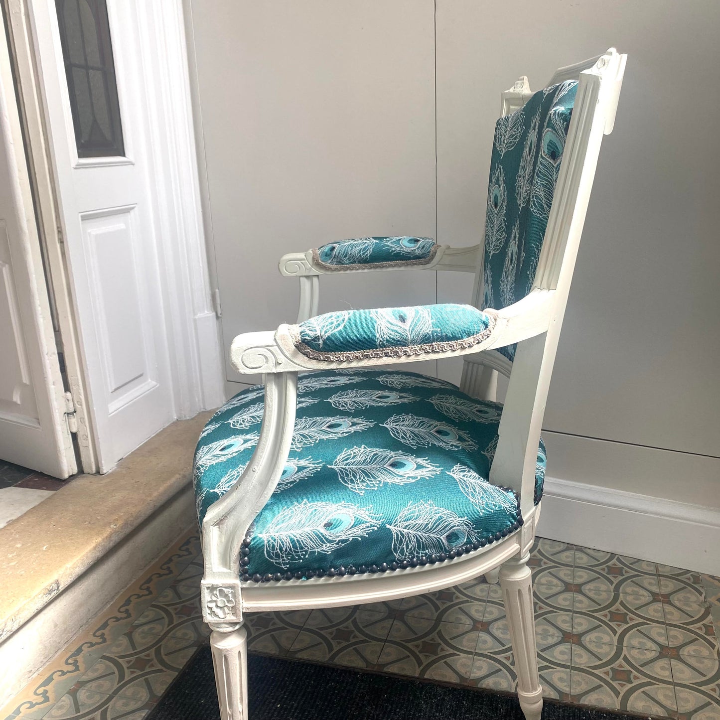 Fauteuil cabriolet Louis XVI - Les Choses Particulières