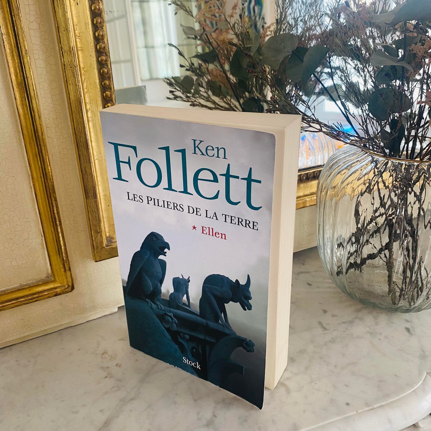 Les piliers de la terre de Ken Follett - Les Choses Particulières